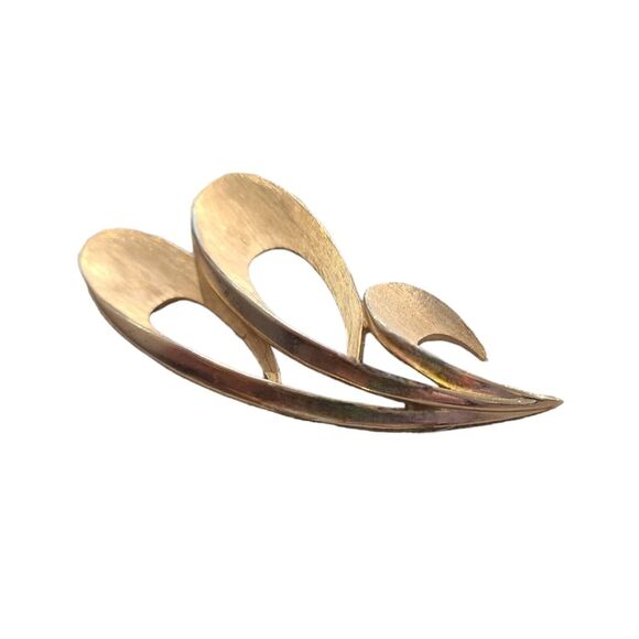 Vintage Trifari Brushed Gold-tone Brooch - Picture 2 of 6